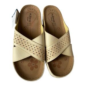 Flexus Italian‎ Comfort Crisscross Sandals Size 8